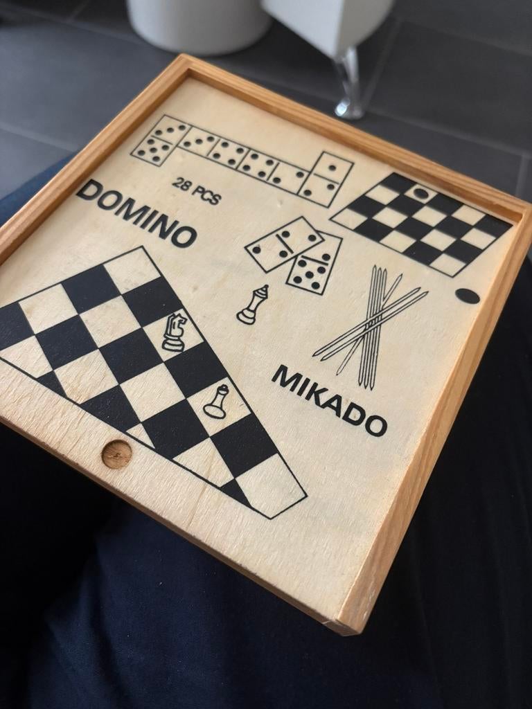 Houten doosje met (reis) spelletjes., Een of twee spelers, Ophalen, Nieuw