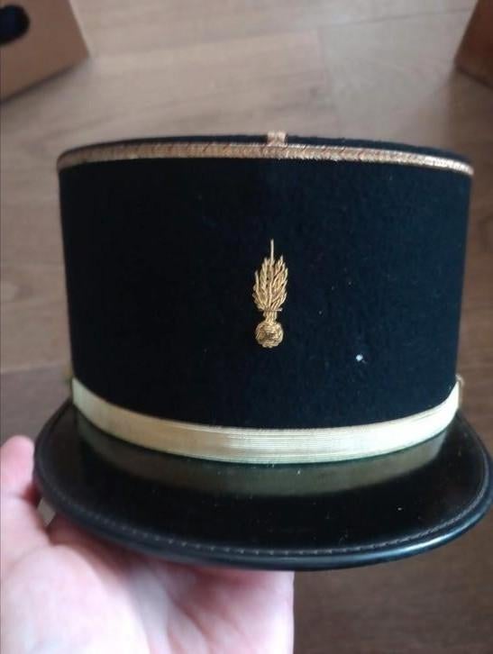 Képi adjudant infanterie française, Envoi