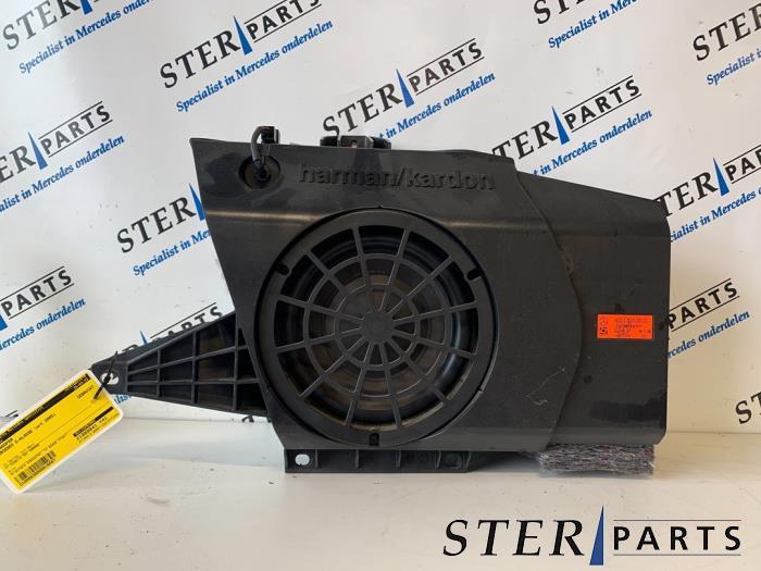 Subwoofer van een Mercedes E-Klasse, Ophalen of Verzenden, 3 maanden garantie, Gebruikt, Mercedes-Benz
