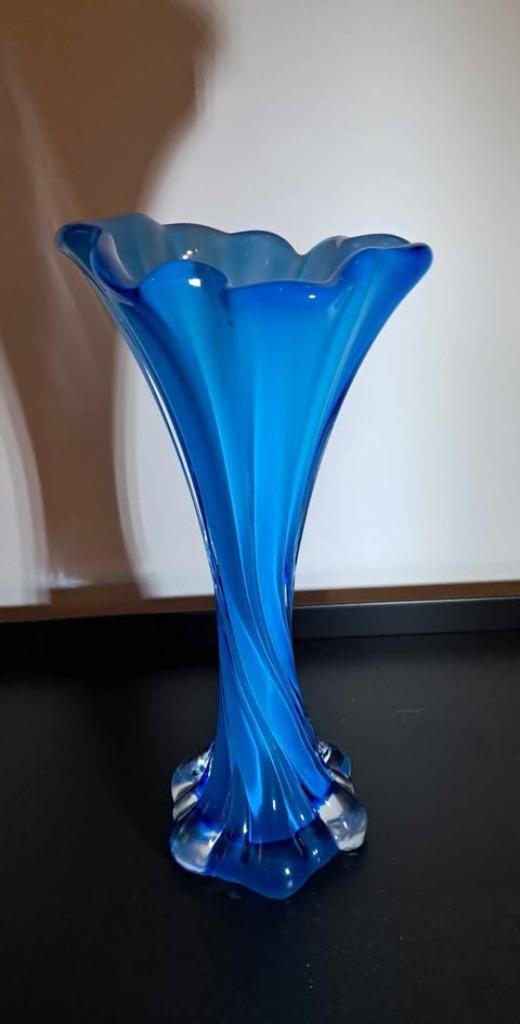 Vase en verre turquoise torsadé, Enlèvement