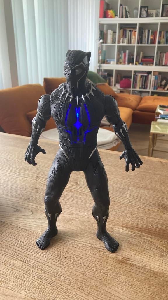 Avengers Black Panther die geluid maakt 34-35 cm, Kinderen en Baby's, Speelgoed | Actiefiguren, Ophalen, Zo goed als nieuw