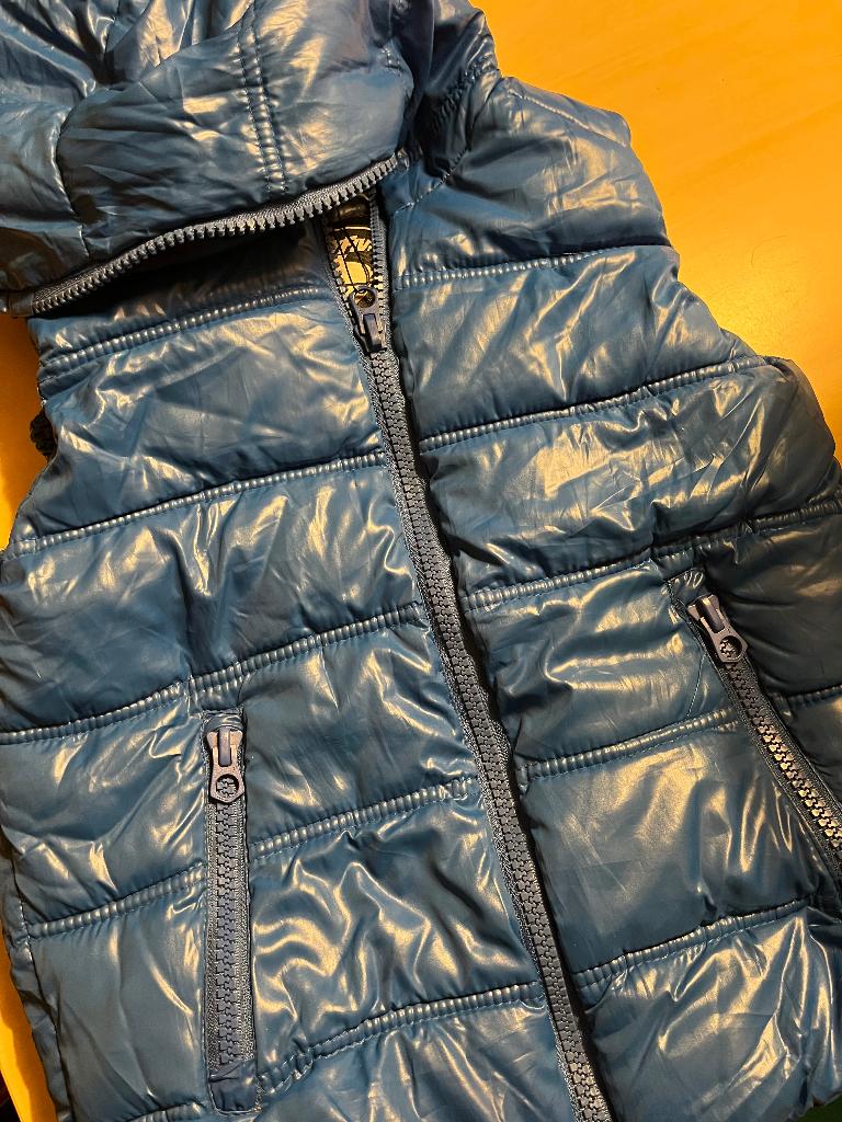 Bodywarmer blauw NIEUW maat 8-9jr, Kinderen en Baby's, Kinderkleding | Maat 128, Ophalen, Jongen of Meisje, Nieuw, Zara