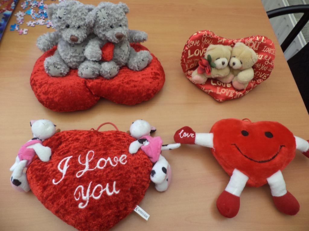 Valentijn beertjes en geschenkjes, Kinderen en Baby's, Speelgoed | Knuffels en Pluche, Ophalen of Verzenden, Zo goed als nieuw
