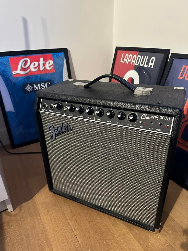Fender champion 40, Muziek en Instrumenten, Verzenden, Zo goed als nieuw