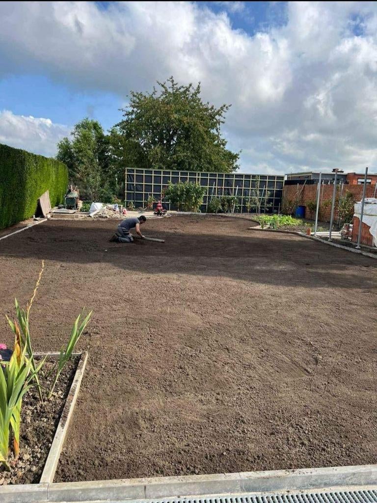 Jardinier Pro –‍ Pose de Gazon, Clôtures, Terrasses &, Immo, Garages & Places de parking