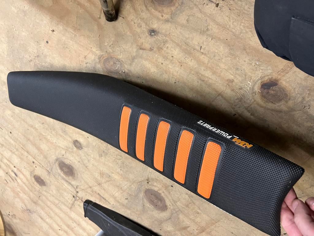 ktm zadel, Enlèvement, Utilisé