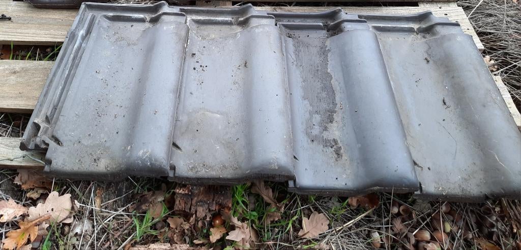 Dakpannen Bisch Seltz, Doe-het-zelf en Bouw, Dakpannen en Dakbedekking, Ophalen, Zo goed als nieuw, Dakpannen