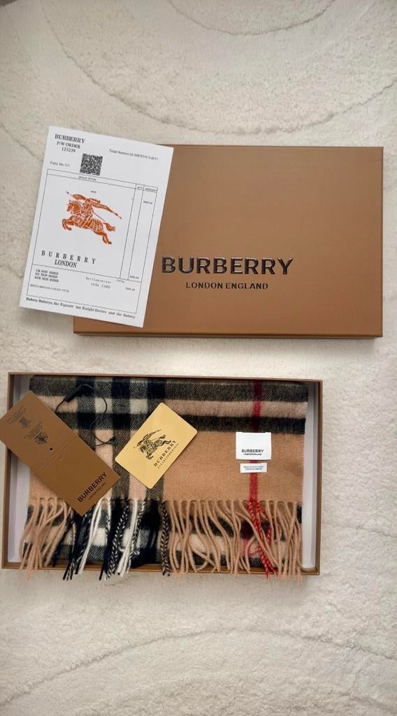 Écharpe Burberry beige à carreaux  Excellent état, Enlèvement ou Envoi, Neuf