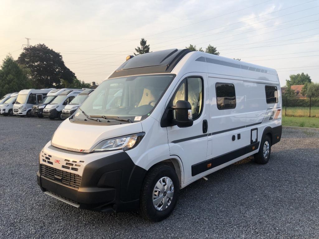 🚐✨ LMC Innovan 640 – Automaat - Lengtebedden - Nieuw🔥, Marchepied électrique, 6 à 7 mètres, Fiat, Diesel