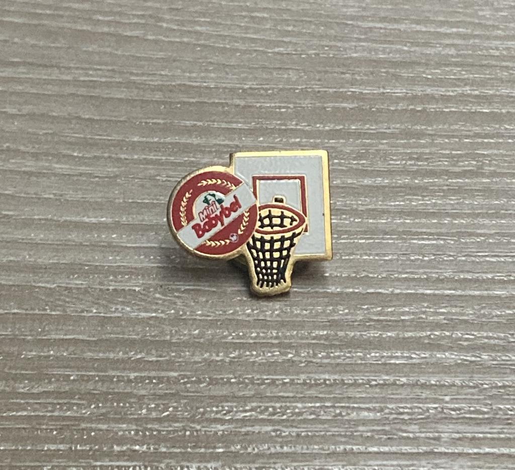 PIN - BABYBEL - KAAS - FROMAGE - BASKETBAL, Envoi, Utilisé, Marque, Insigne ou Pin's
