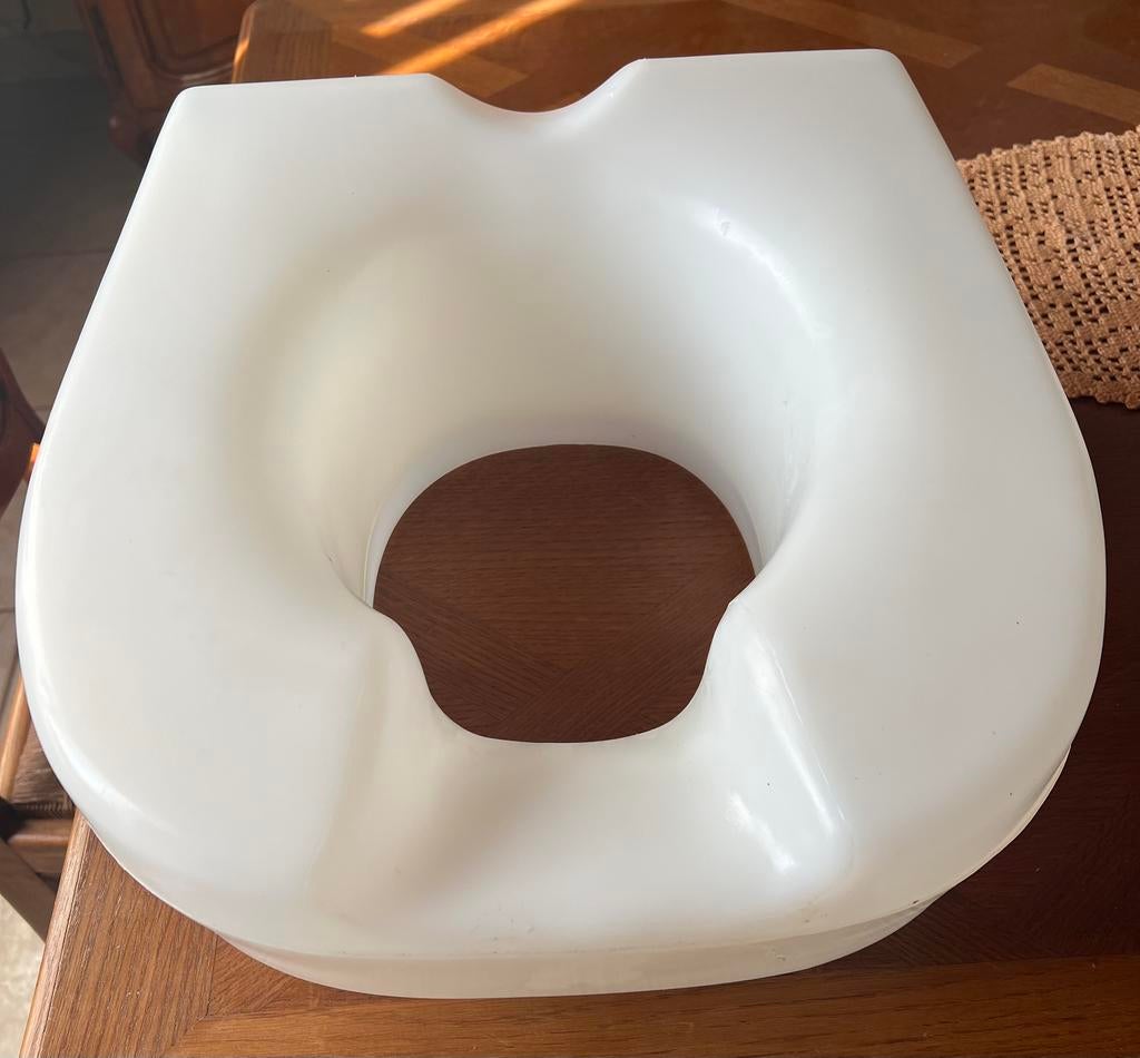 Te koop verhoogt wc voor ouderen mensen, Ophalen, Zo goed als nieuw