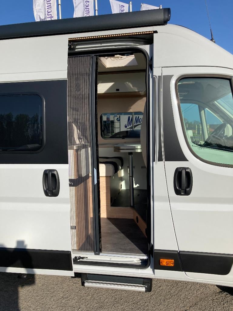 Mooveo Pilote 63EB | Double | Automatique | *Stockdeal*, Caravanes & Camping, Camping-cars, Trousse de toit, 6 à 7 mètres, Caméra de recul