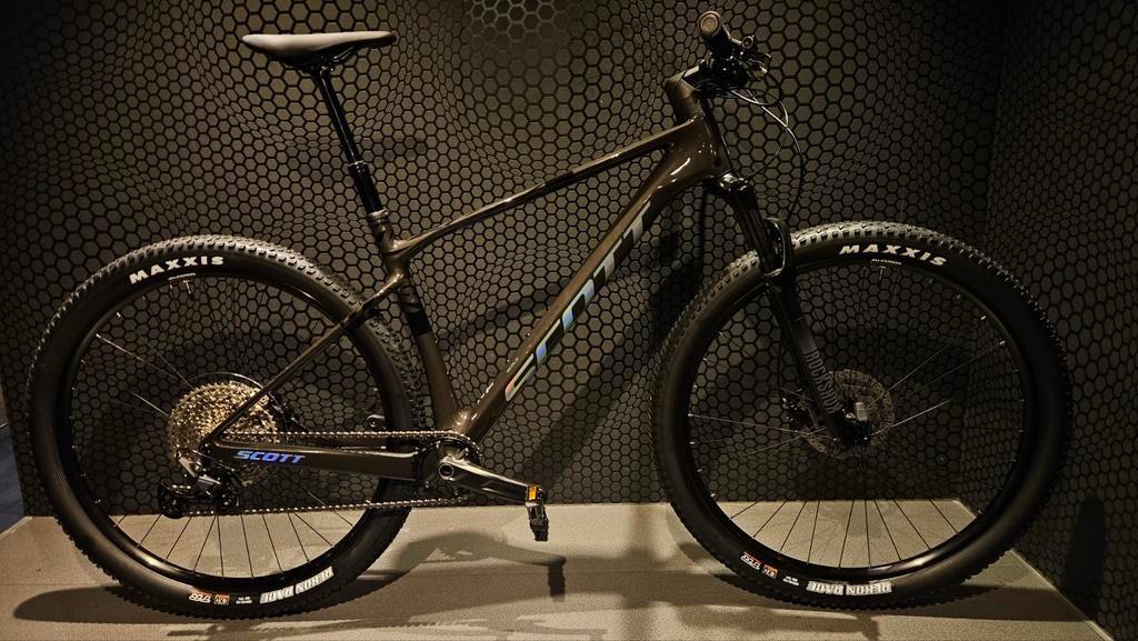 Scott Scale 920 L €1899
‍️Carbon frame &luchtdrukvering, Vélos & Vélomoteurs, Neuf, Enlèvement, Jacky.sport@telenet.be, België
