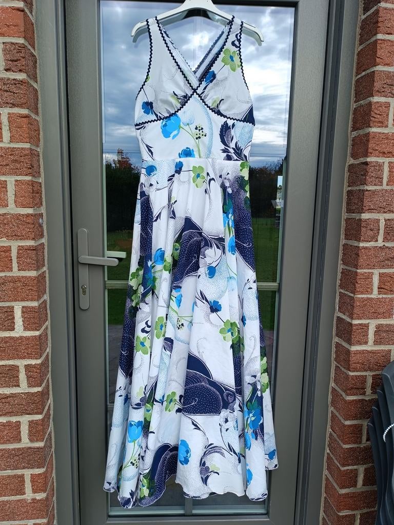 Robe longue imprimée fleurs avec brides croisées au dos, Enlèvement ou Envoi, Porté