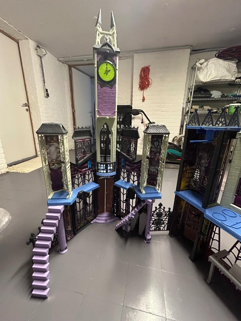 MAISON MONSTER HIGH, Enlèvement, Comme neuf, Poupée