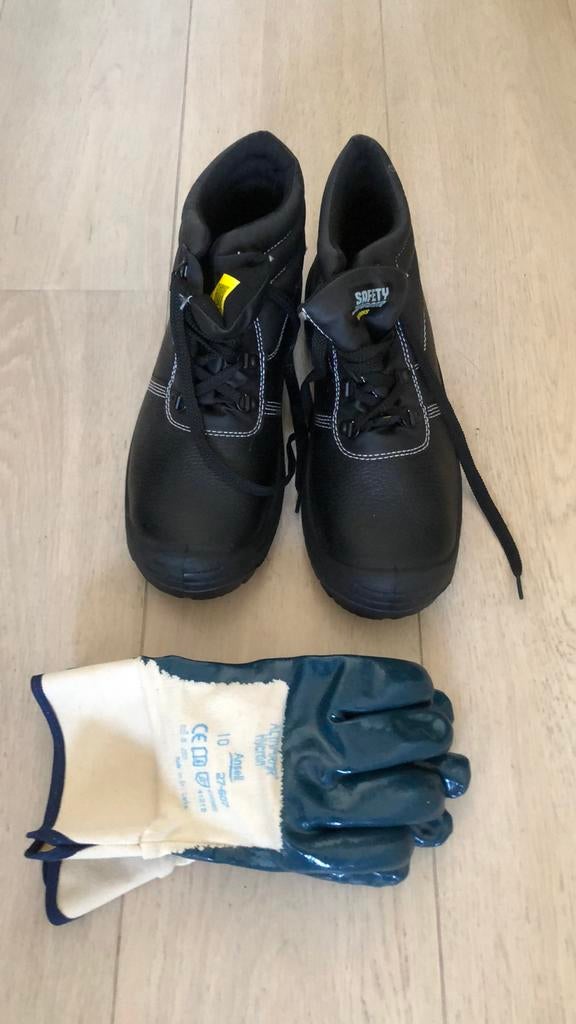 Chaussures et mitaines de sécurité., Enlèvement, Comme neuf