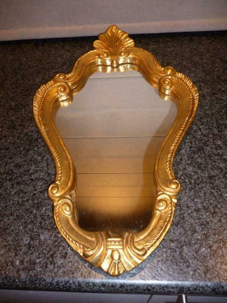 Oude spiegel met vergulde boord en mooie décoratie vintage, Ophalen of Verzenden