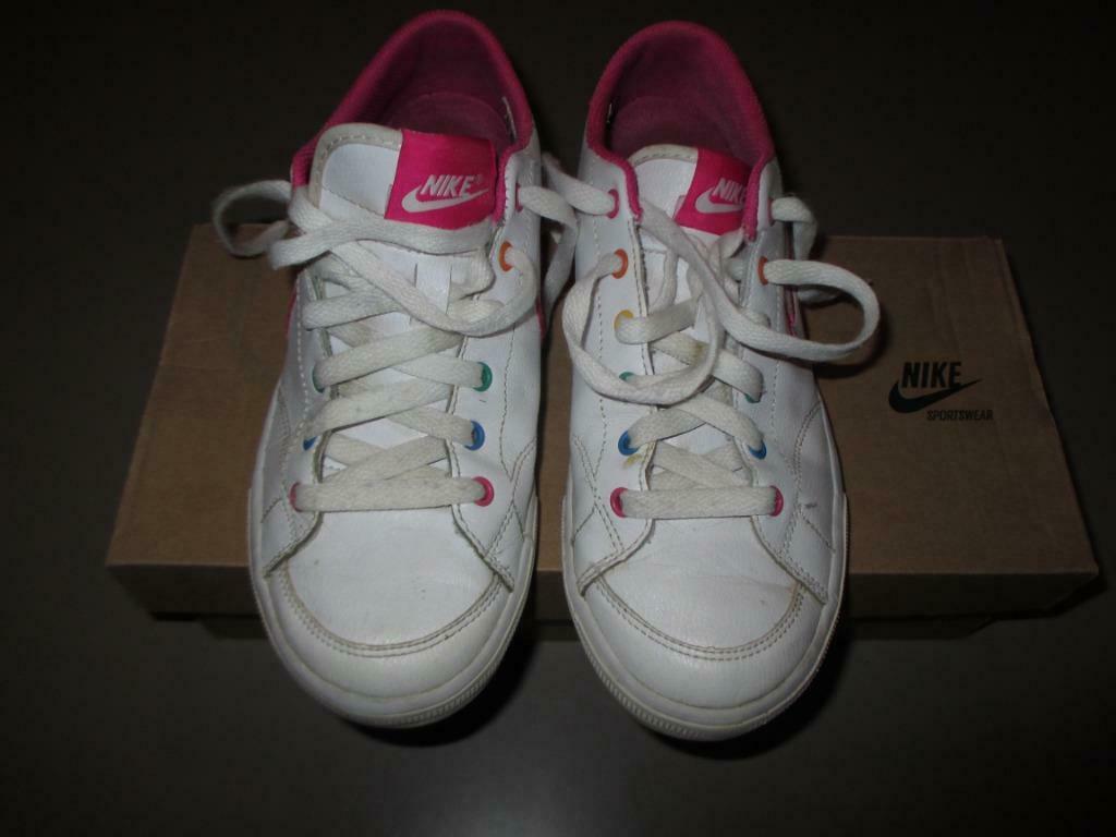Meisjes sportschoenen NIKE maat 37.5, Ophalen of Verzenden, Zo goed als nieuw, Wit, Sportschoenen