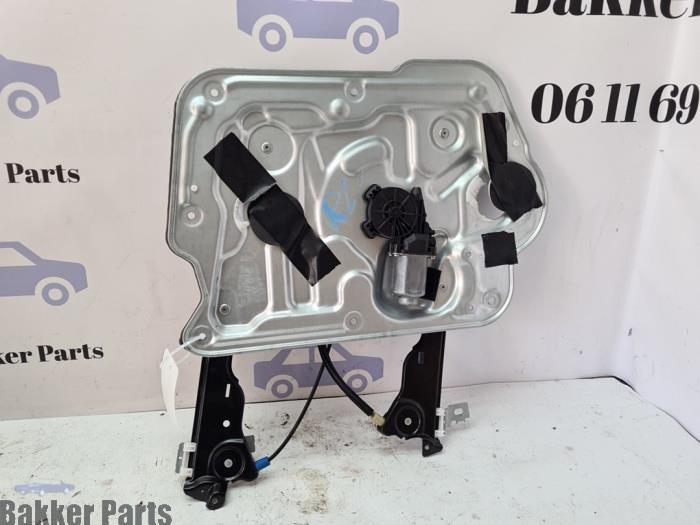 Ruitmechaniek 4Deurs rechts-voor van een Nissan Qashqai, Gebruikt, -, -, -