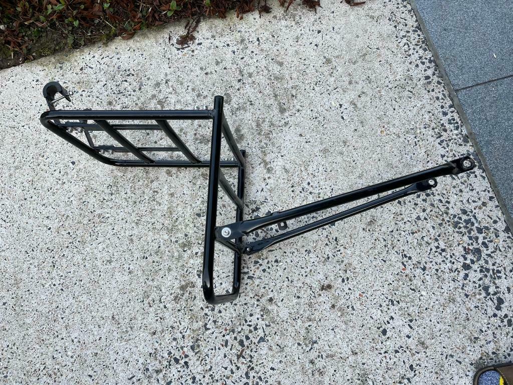 fiets bagedrager BASIL, Ophalen, Zo goed als nieuw, Basil