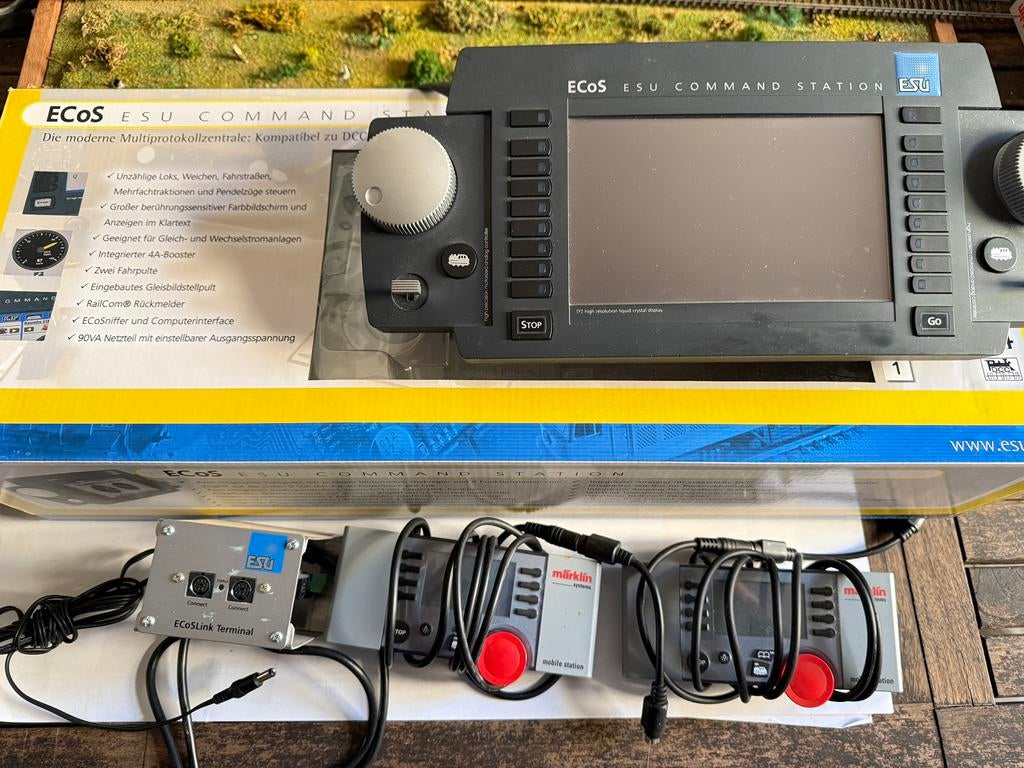 ECoS ESU command station 50200 + 2 mobile stations+ extra’s, Overige merken, Ophalen of Verzenden, Transformator of Voeding, Wisselstroom