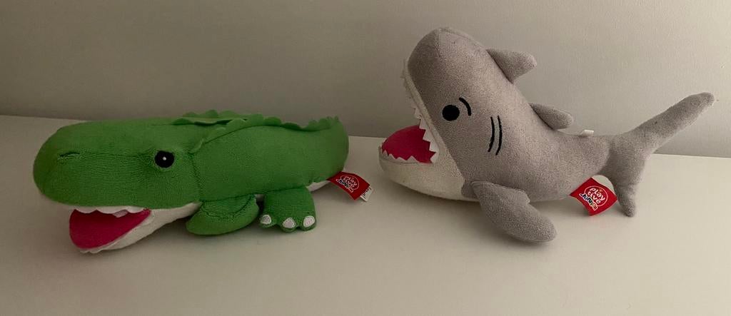 Lot de 2 peluches pour le bain croco + requin - 5€