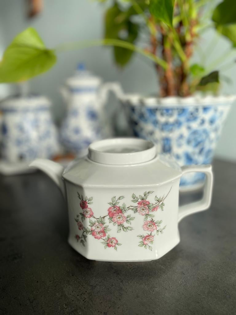 Vintage porseleinen theepot "Isabelle", Ophalen