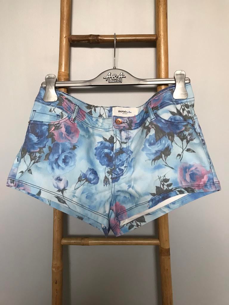 Short Vero Moda fleurs bleu, taille 42., Vero Moda, Porté