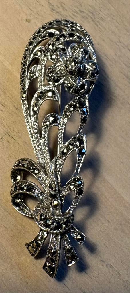Art deco Broche, 835 zilver met marcasiet, Bijoux, Sacs & Beauté, Bijoux anciens, Enlèvement ou Envoi, Argent, Broche