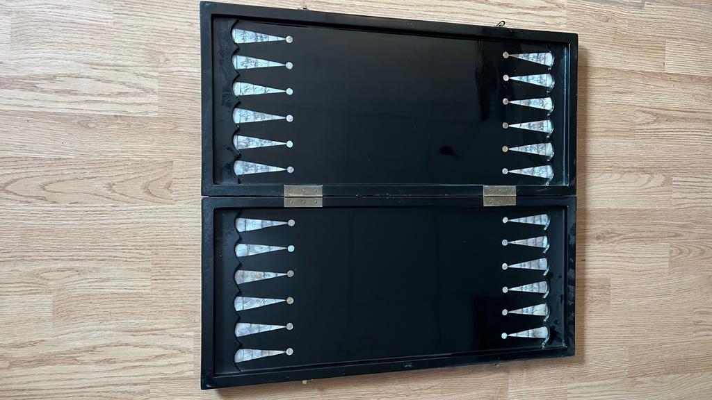Authentiek Chinees schaakbord / backgammon met parelmoer, Een of twee spelers, Ophalen, Zo goed als nieuw, Reisspel