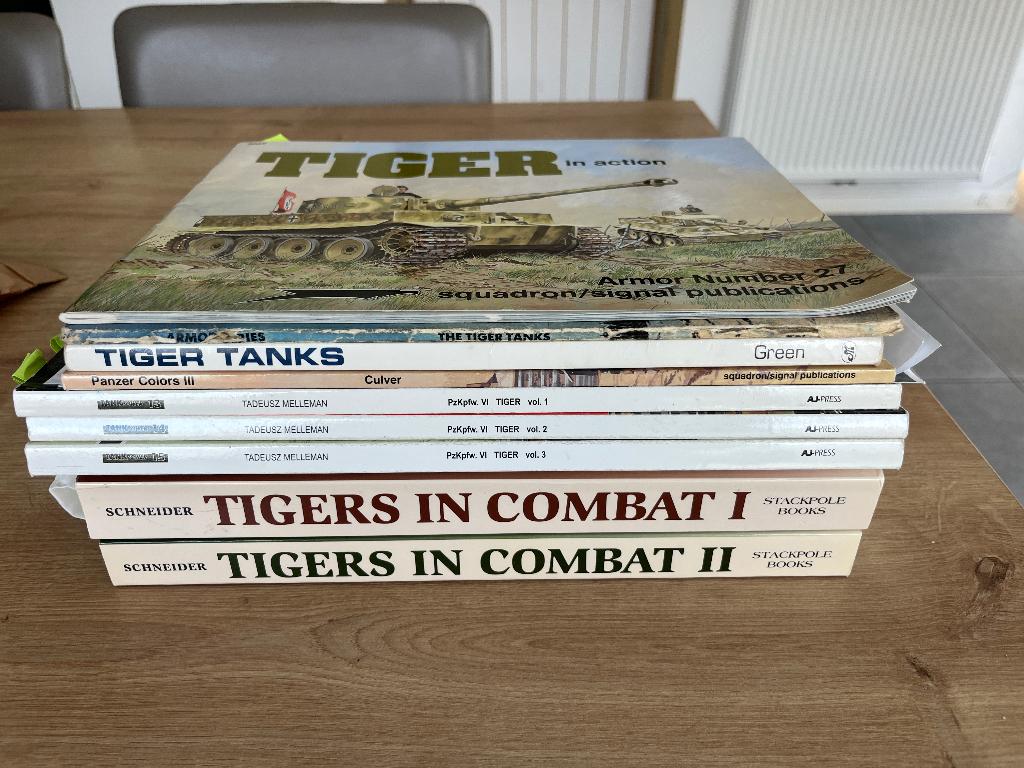 Tiger tank boeken lot, Autres marques, Tank, Comme neuf, Enlèvement