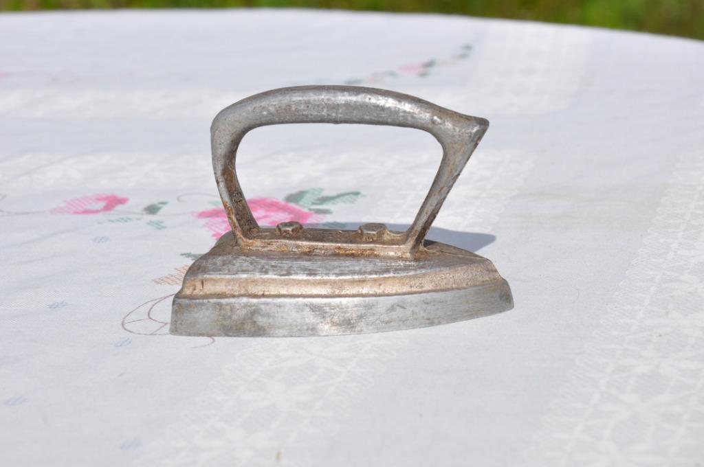 ancien fer a repasser jouet aluminium, Enlèvement ou Envoi
