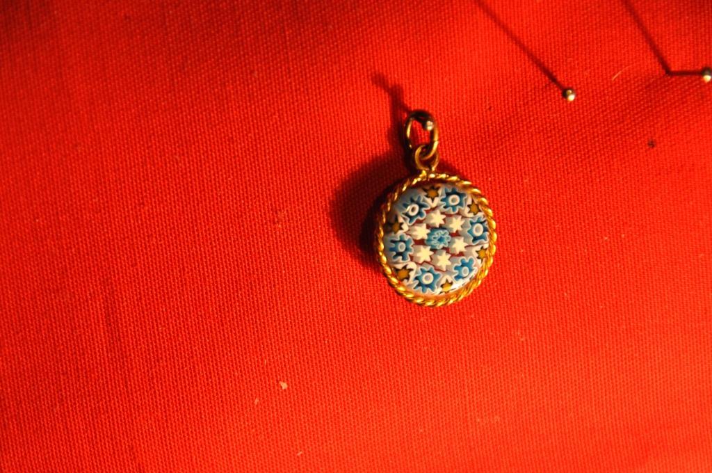 pendentif  cerclage metal doré centre verre double face (23), Ophalen of Verzenden, Zo goed als nieuw, Overige materialen
