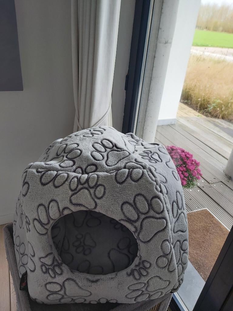 kattenhuisje, Ophalen