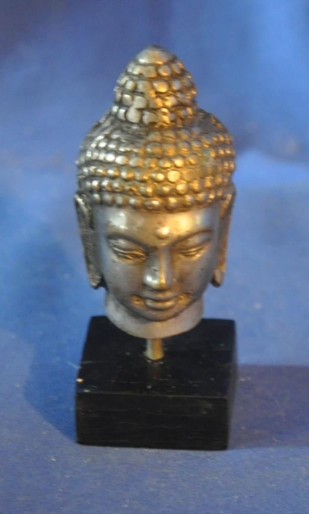 tête de bouddha en metal sur socle de bis, Enlèvement ou Envoi