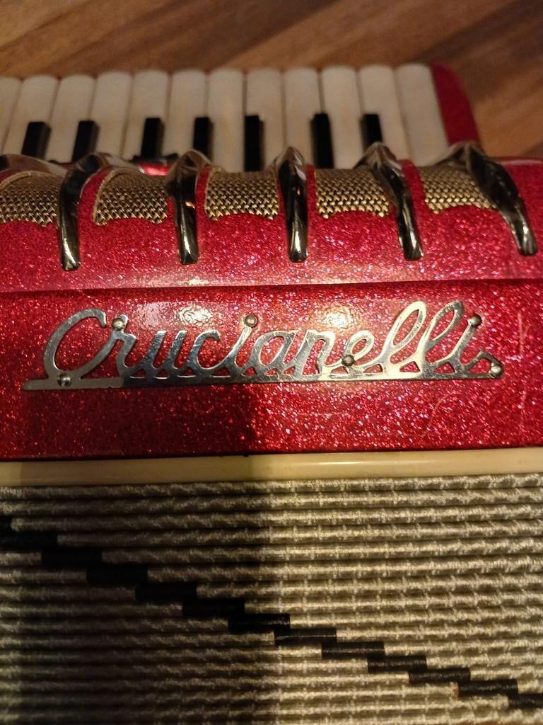 Accordion crucianelli, Muziek en Instrumenten, Accordeons, Ophalen