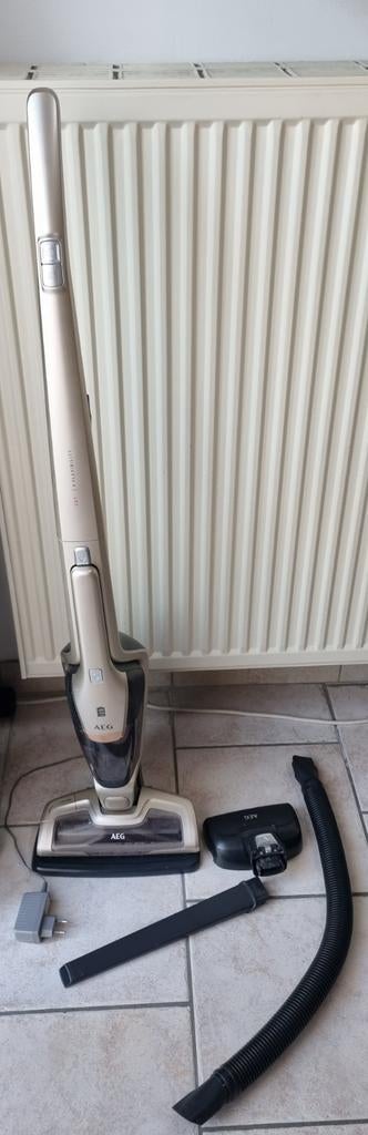 Aeg Steelstofzuiger, Elektronische apparatuur, Ophalen, Zo goed als nieuw