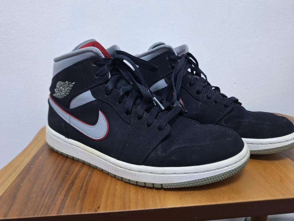 Nike Air Jordan 1 Retro Mid, Enlèvement ou Envoi, Nike air jordan, Porté, Baskets