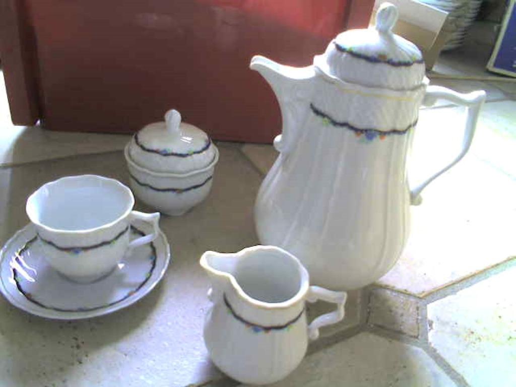 Sierlijk Servies : VINTAGE +/- 1980    SCHIRNDING BAVARIA, Enlèvement, Neuf, Porcelaine, Assiettes(s)