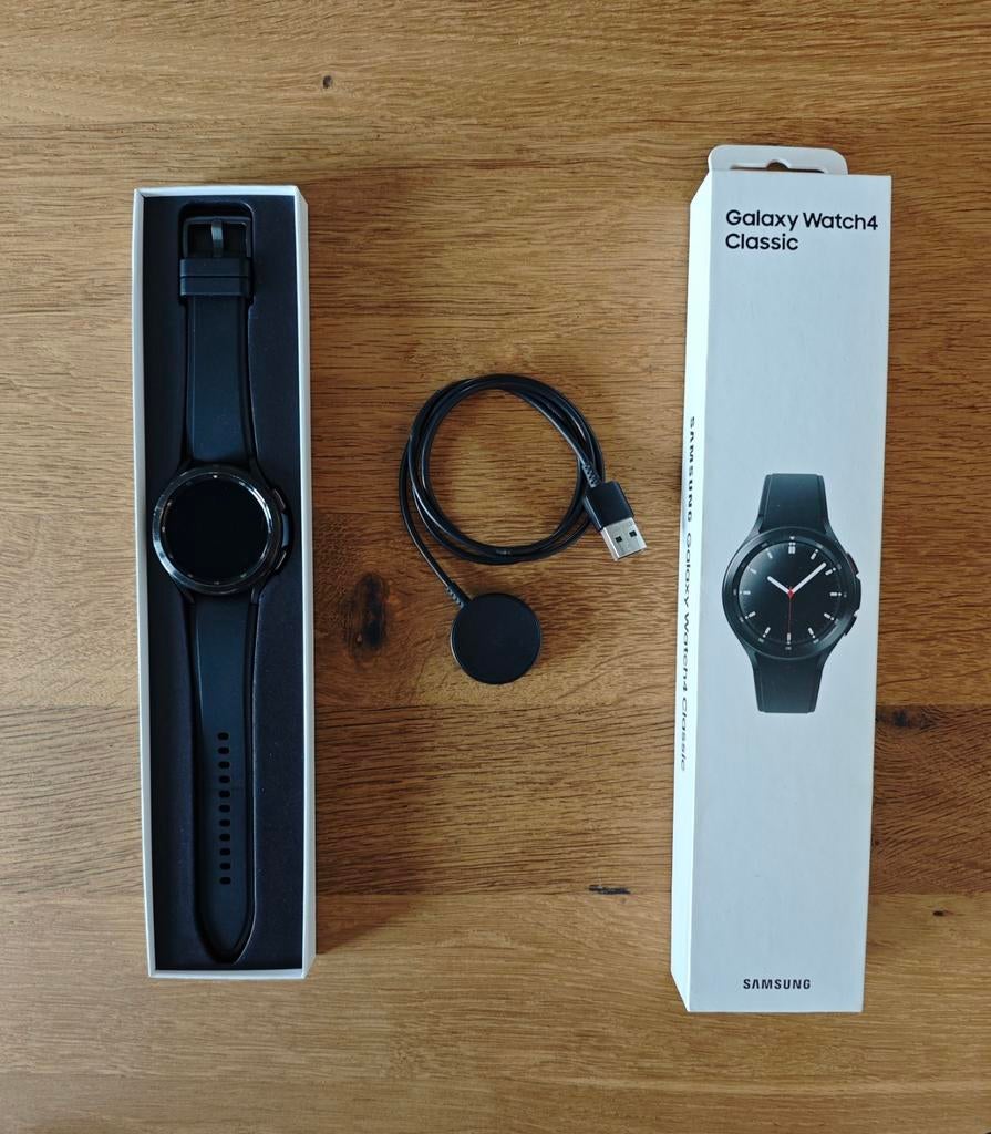Samsung Galaxy watch 4 Classic Classique, Bijoux, Sacs & Beauté, Montres connectées