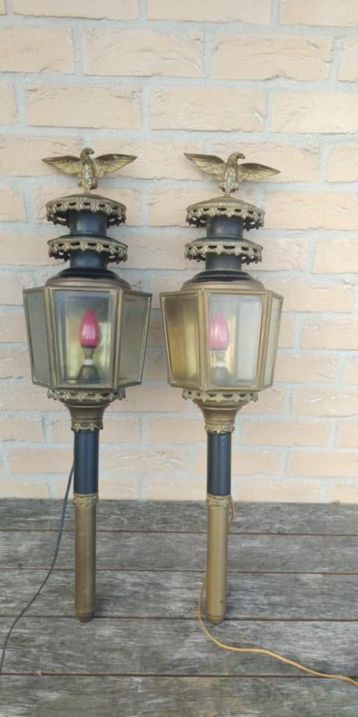 Antieke koetslampen met verlichting, Enlèvement