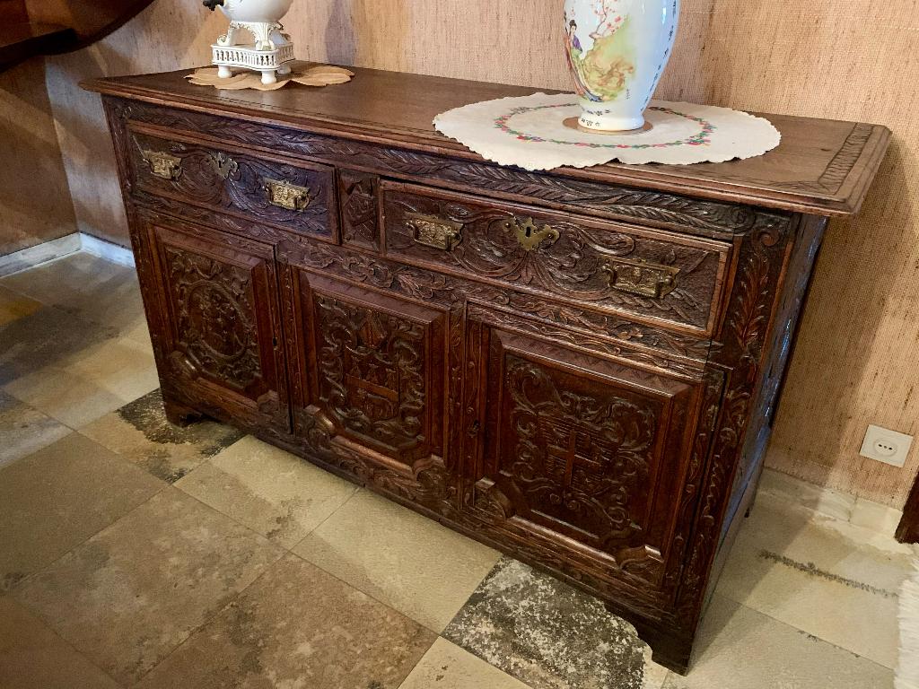 Massief antiek dressoir – rijk gesculpteerd – 19e eeuw, Antiek en Kunst, Antiek | Meubels | Kasten, Ophalen