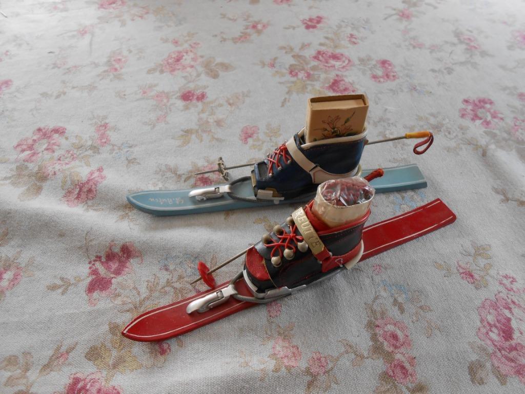 * 2 vintage souvenirs, ski, Ophalen of Verzenden, Ski