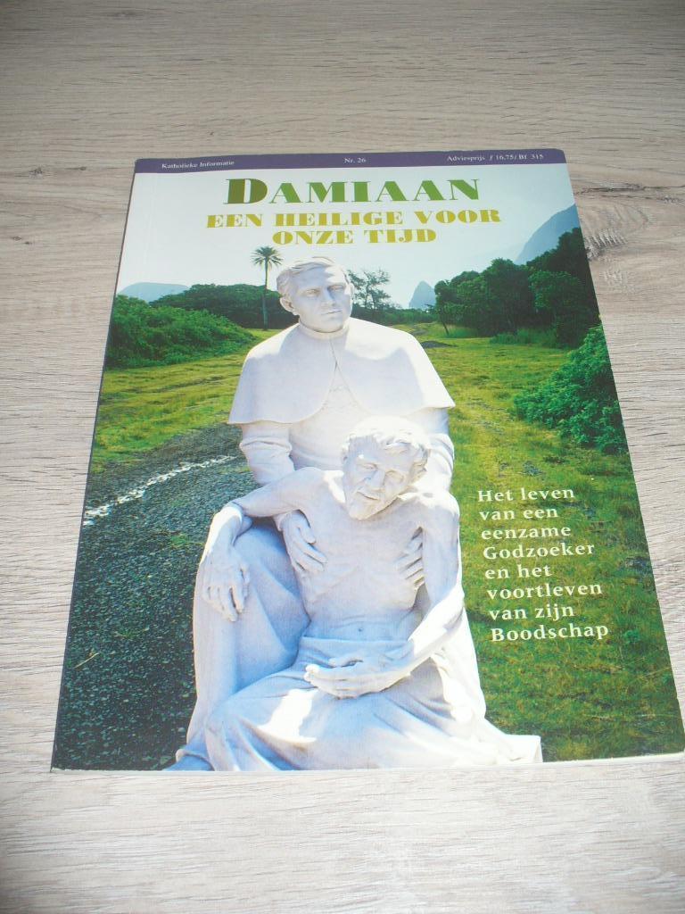 Boekje: Damiaan, een heilige voor onze tijd, Ophalen of Verzenden, Zo goed als nieuw