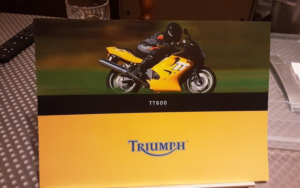Triumph tt600 brochure, Ophalen of Verzenden, Zo goed als nieuw