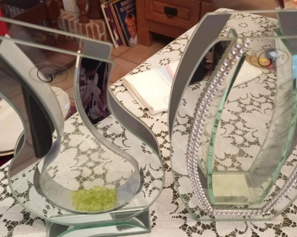 2 vases en cristal, parfait état, Antiquités & Art, Enlèvement ou Envoi