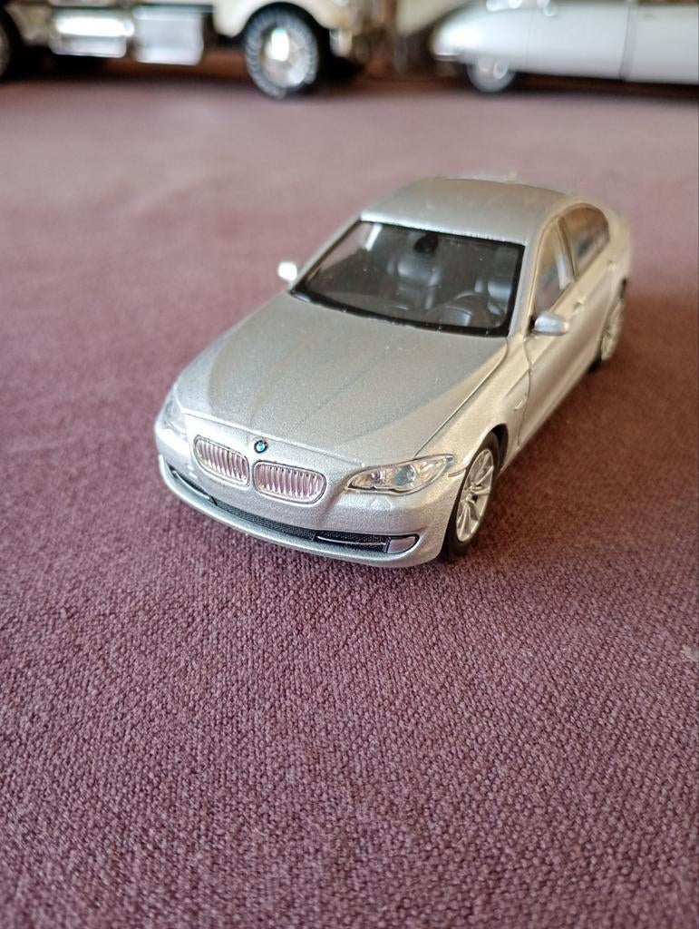 BMW 5 serie, Hobby en Vrije tijd, Modelauto's | 1:43, Zo goed als nieuw, Ophalen of Verzenden