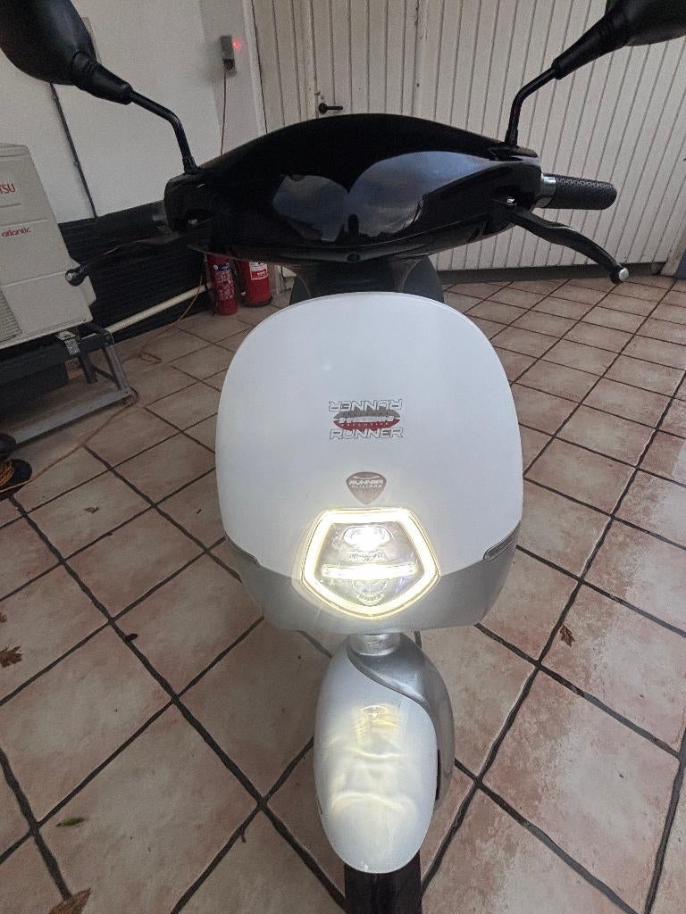 Scooter electrique (Lithium-Ion)  2019, Vélos & Vélomoteurs, Scooters | Piaggio, Autres modèles, Comme neuf, Classe B (45 km/h)