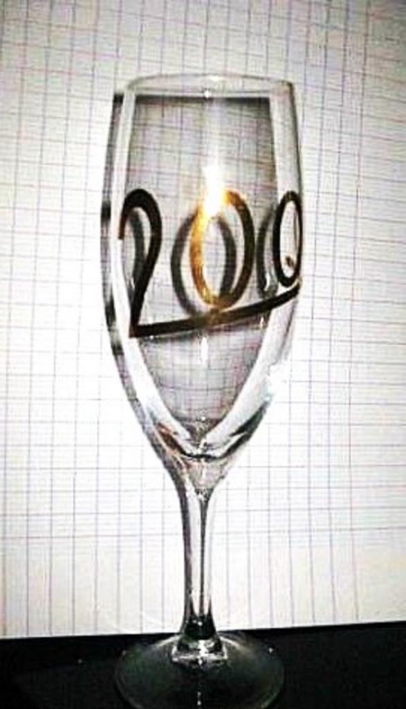 Souvenir, herinnering aan het jaar 2000, Ophalen of Verzenden, Nieuw, Glas, Glas of Glazen