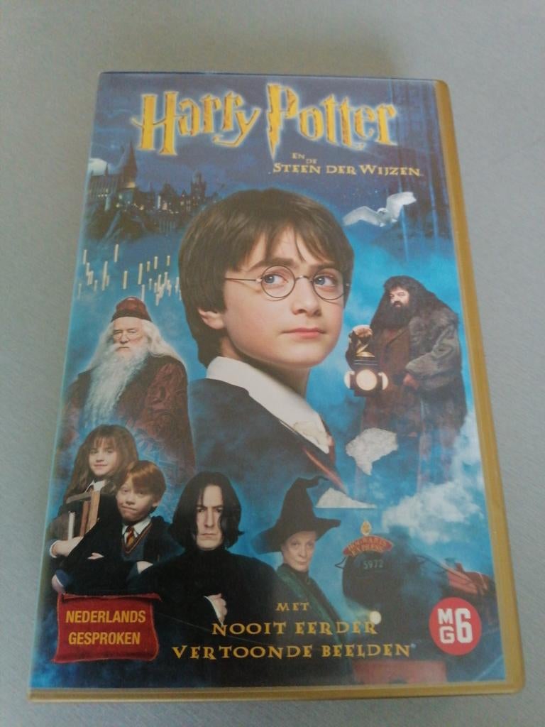 VHS videocassette Harry Potter en de steen der...  uit 2001, Enlèvement ou Envoi, Utilisé